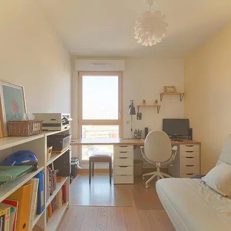 Beautiful Spacious With Terrace *