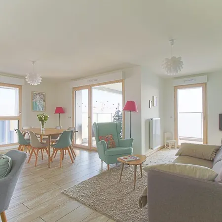 Beautiful Spacious With Terrace